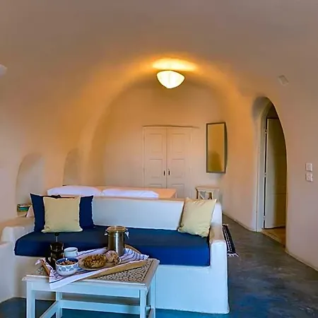 Caveland ホテル Santorini Island